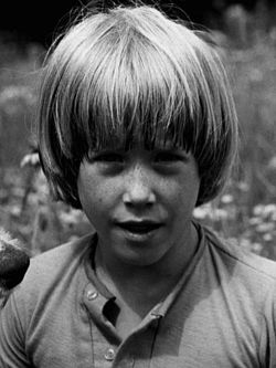 Big_Henry_and_the_Polka_Dot_Kid_Chris_Barnes_1976_crop